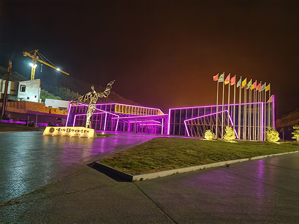 城市亮化是现代城市建设的重要组成部分,它不仅可以美化城市的夜景,还能提升城市的整体形象。随着科技的不断进步,城市亮化也得到了更多的关注和创新。本文将介绍一些关于城市亮化的创意和技术,帮助读者了解城市亮化的重要性以及如何进行博尔塔拉城市亮化的规划和实施。 城市亮化是现代城市建设的重要组成部分,它不仅可以美化城市的夜景,还能提升城市的整体形象。随着科技的不断进步,城市亮化也得到了更多的关注和创新。本文将介绍一些关于城市亮化的创意和技术,帮助读者了解博尔塔拉城市亮化的重要性以及如何进行博尔塔拉城市亮化的规划和实施。